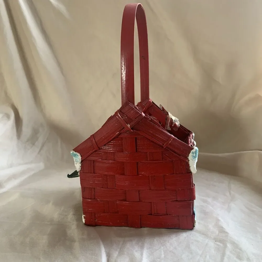 VTG Christmas Bamboo Basket, Santa Workshop 3D Effect, Small 6x6x11”
